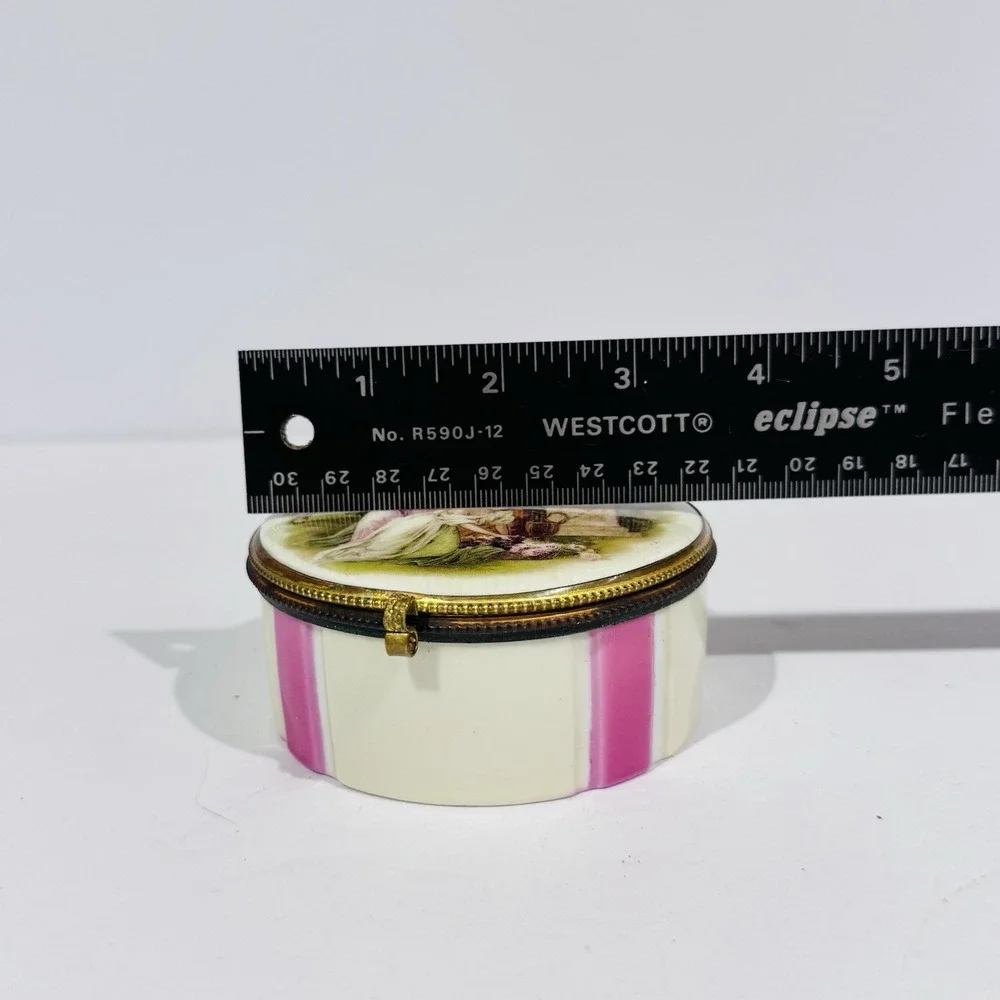 Vintage Hand Painted Porcelain Mirrored Powder Trinket Box Vanity Decor‎